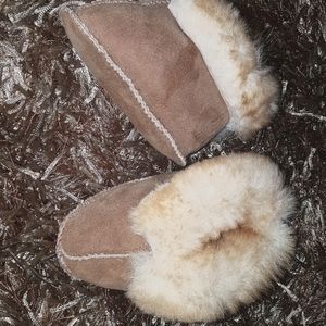 Baby sheepskin booties